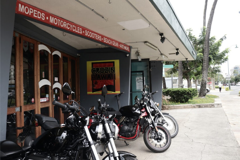 Row_051_Cruzin-Hawaii-1.jpg