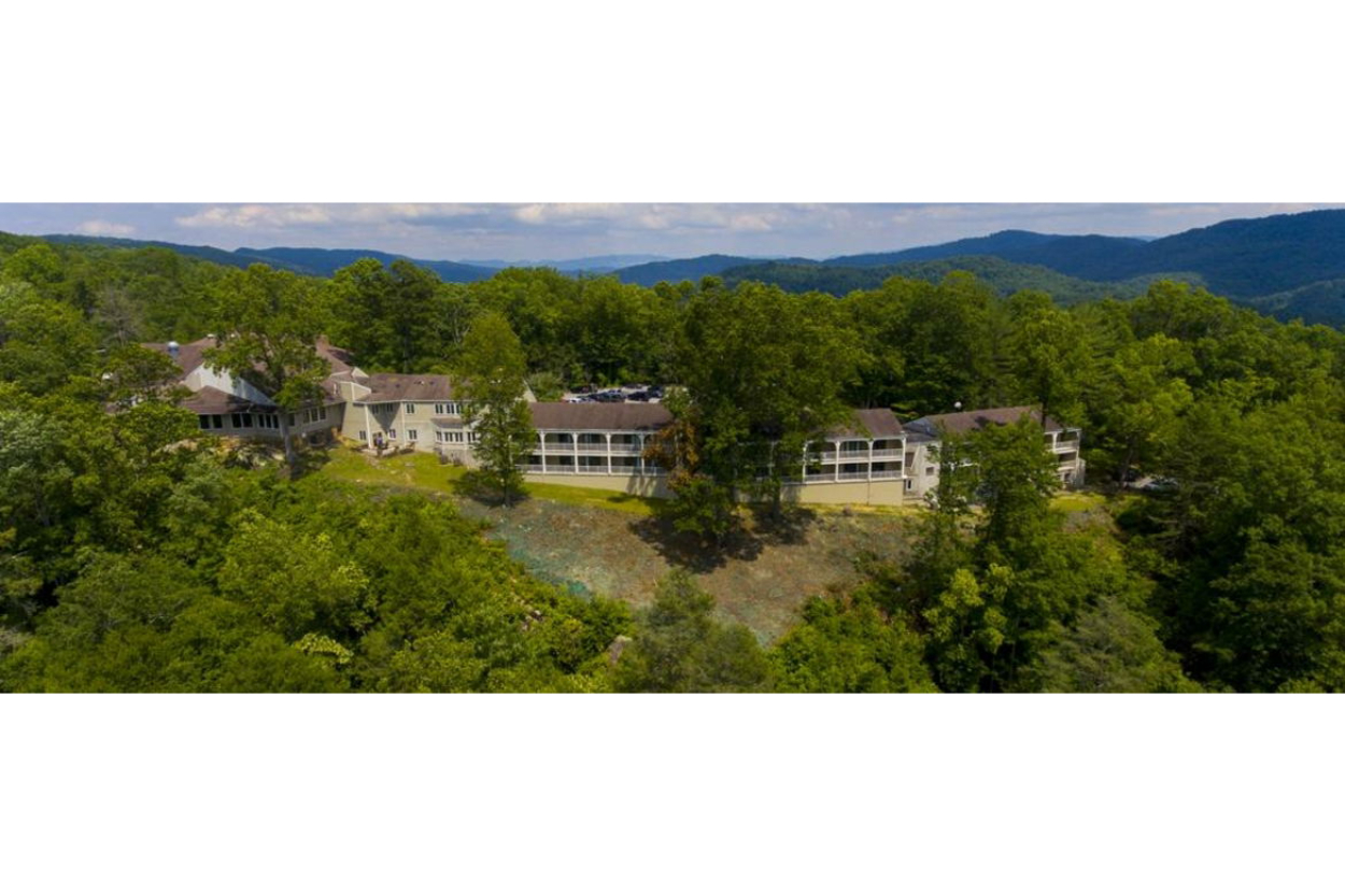 Moa Getaway At Pine Mountain